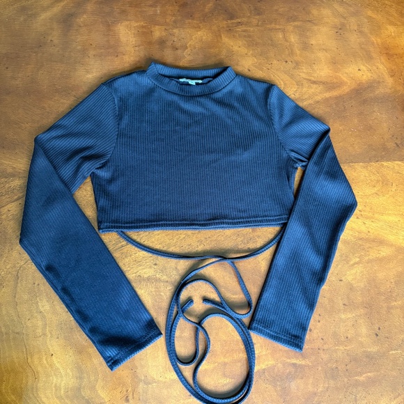 Superdown Mia long sleeve crop top black Medium - Picture 1 of 13